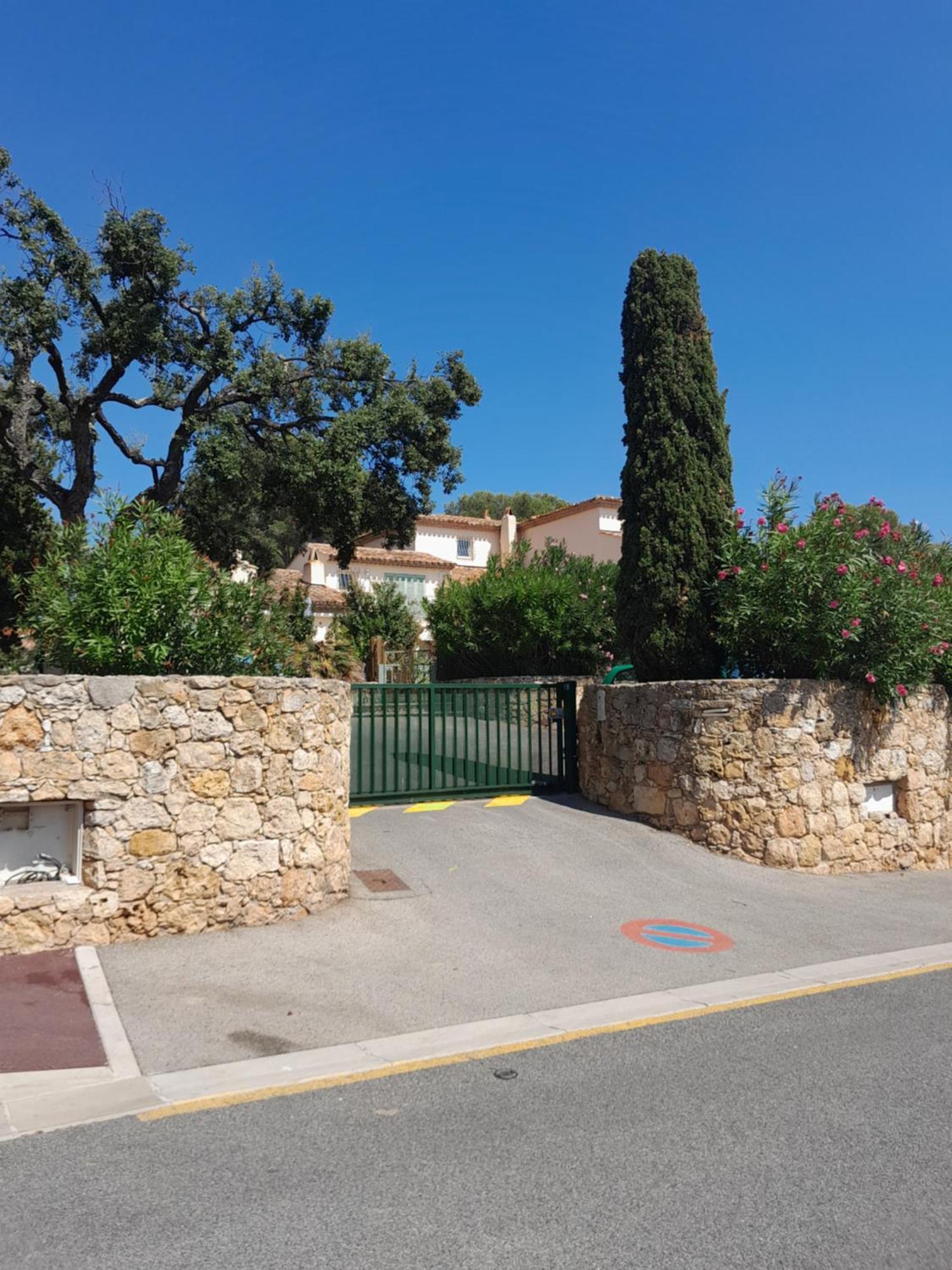 Le Mediterraneo Saint Aygulf Exterior photo